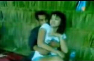 XXX Adolescente folla su coño con la consolador en frente de la videos porno puercos fireplace