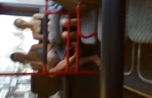 XXX Estudiante huele y lame pormo cerdas los pies de nylon del profesor